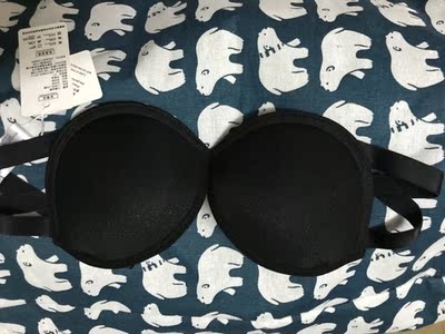 特别显副乳！毕竟只有一条带凑合着用吧！注意是用，没有其他选择的情况下才凑合！