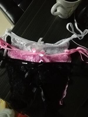 晚上穿了下，再配个粉色壁灯，放个浪漫的纯音乐，挺有情调的，气氛超级棒