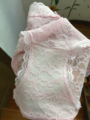 物流相当给力 质量好面料柔软舒适。蕾丝好漂亮 一点都不褪色 物流相当给力 质量好面料柔软舒适。蕾丝好漂亮 一点都不褪色