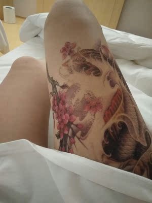 纹身贴好看是好看但是一天就花了,不值得,还用了我好多卸妆油搓了好久才掉_(:ᗤ」ㄥ)_ 纹身贴好看是好看但是一天就花了,不值得,还用了我好多卸妆油搓了好久才掉_(:ᗤ」ㄥ)_