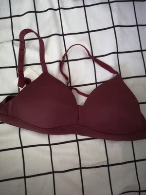 挺好的,光线的问题,有点曝光了,对平胸妹子很友好,又不厚重,穿着很舒服 挺好的,光线的问题,有点曝光了,对平胸妹子很友好,又不厚重,穿着很舒服