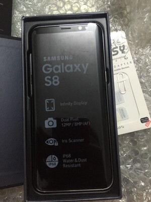 显示效果: 屏幕显示极好 运行速度: 运行速度流畅 大型游戏也不卡顿 电池续航: 两天一充吧 总结: 手机用了半个月才来评价的  很棒 玩游戏从不卡顿 而且有好多是苹果没有的功能 强烈支持购买