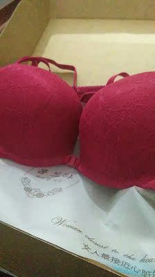 穿着很舒服的，穿几天了，确实不错的，聚拢效果好