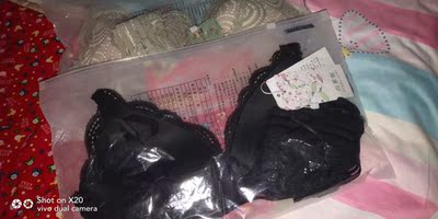 非常喜欢穿着也很舒服。尺码刚刚好。