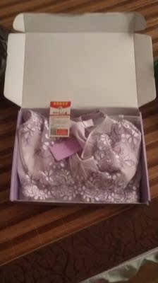 宝贝收到了,很喜欢,紫色很漂亮,摸起来很舒服!包装很好! 宝贝收到了,很喜欢,紫色很漂亮,摸起来很舒服!包装很好!