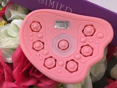 丰胸按摩仪有温热功能 ，磁石疏通乳腺 按摩护理，档位可以调节，遥控的很方便，产品硅胶材质的，还是很舒服的，丰胸毕竟也是长肉，不能太急 不是激素丰胸，不过客服说要坚持使用，想想也是，因为胸部问题也不是一两天形成的，还可以缓解预防乳腺增生 还送盒丰胸乳霜配合使用应该会有效果的，挺满意的！