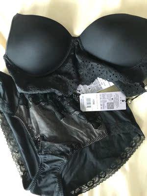 之前买过肤色再买一套黑色,无钢圈穿着很舒服 之前买过肤色再买一套黑色,无钢圈穿着很舒服