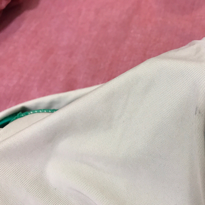 以前还挺喜欢这个品牌的 现在只能呵呵了!看图吧 还没穿呢 打开就是脏的 胸衣有无限的异味 ! 以前还挺喜欢这个品牌的 现在只能呵呵了!看图吧 还没穿呢 打开就是脏的 胸衣有无限的异味 !