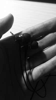 正在使用，音质还不错，戴着确实很舒服，希望煲开了会好一些！