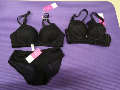 带子是有点窄的。。衣服还是可以的，裤子，，有点小，还有点让我觉得一言难尽。。