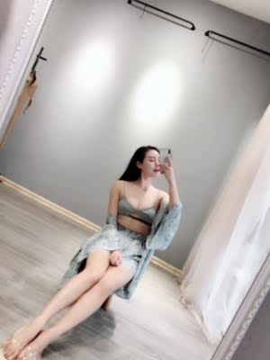 宝贝收到了，还不错哦，B罩杯戴上后还有胸型在，内衣料子柔软，很亲肤，而且比起一般的内衣它一点都不勒，舒适感很好！