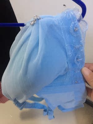 也是老顾客了，质量不用说了，棒棒的，我比较喜欢有插袋的，聚胸效果真的很好，颜色自己也很喜欢，店家服务很好，祝你生意兴隆