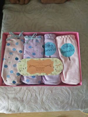 女士三角裤收到了，质量非常好，是纯棉的，穿着非常舒服，款式也非常好看。