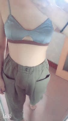 最喜欢这一件了，颜色很高级的样子，而且很有质感，小胸穿起来真的超美，我很认真地拍了买家秀，害羞脸