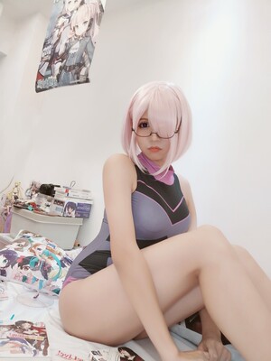 返个图ww衣服和眼镜都是七三家哒