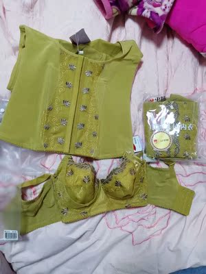 特地穿过以后在评价的 已经穿了半个多月 看看效果怎么样的 需要购买的朋友们 可以下单噢 穿舒服 跟正品一样