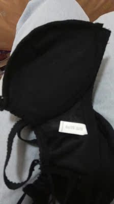 不错不错穿上很舒服 前面扣的特别好穿 聚拢的 胸大了一个号 哈哈哈哈哈哈哈哈哈哈哈哈哈喜欢的赶快下手吧 绝对好 新买的 不会穿 客服也很耐心的讲解 下次还到这家买 太喜欢了 准备再入手一个 不说了不说了 我要去把它洗了