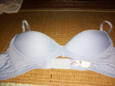 内衣收到，手感表面光滑，穿着舒服，好评。