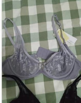 太好穿的了  这款很轻薄  大胸显小