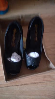 鞋子到了，穿着可舒服了