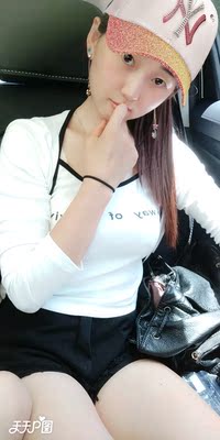 衣服非常满意~老公也说好看~以后衣服就你家了,看到别家也有但都比你家贵一点~很满意的一次购物 衣服非常满意~老公也说好看~以后衣服就你家了,看到别家也有但都比你家贵一点~很满意的一次购物