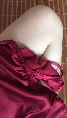 很显白,前面不漏后面性感,摸起来穿起来都很舒服,他喜欢,我也很喜欢 很显白,前面不漏后面性感,摸起来穿起来都很舒服,他喜欢,我也很喜欢