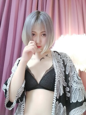 特别舒服的一款内衣啊。夏天穿再合适不过了哈哈哈。很凉快。