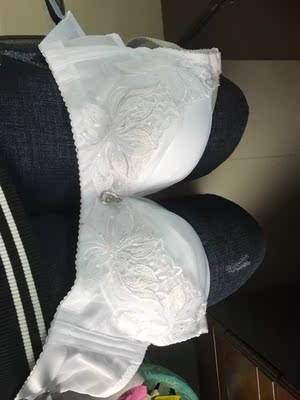 质量挺好的，宽背带调整型的穿起来不会勒肉，好评