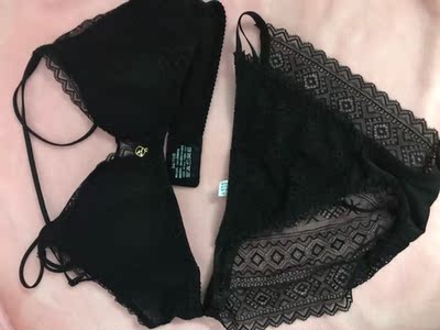 抱着尝试的心态去网购👙，结果试过效果很聚拢，一直不敢尝试薄款，自己胸小，这款效果真的很好，还在犹豫的伙伴果断购买。