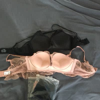 收到后上身感觉舒适 无异味 无色差 喜欢卖家的沟通态度 虽然原本想要的灰色无现货 但换粉色感觉还不错