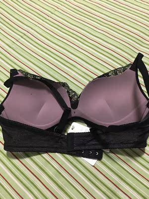 做工质量都不错?,我一般只买这个品牌和曼妮芬的,都满意。 做工质量都不错?,我一般只买这个品牌和曼妮芬的,都满意。