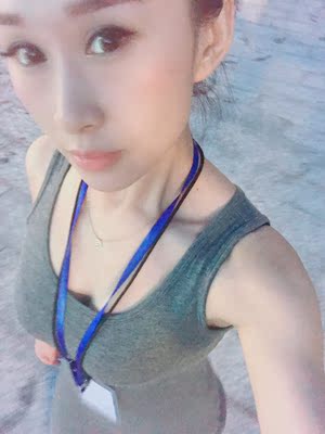 第二次购买，因为非常满意，摸起来舒服，穿起来也舒服，169/108斤，一切刚刚好&hellip;&hellip;家人说我疯了，一个夏天都这样穿吧😄方便，清爽又舒适&hellip;&hellip;性价比很高&hellip;&hellip;这个颜色一条&hellip;&hellip;不含糊&pi;_&pi;哇哈哈