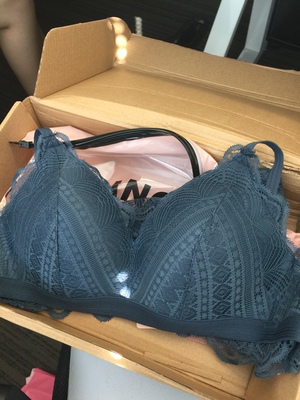 外观美，又柔软，不跑位