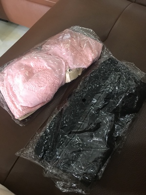 我已经不是第一次买了 之前买过蓝色的 穿着挺凉快的 挺薄 所以再来买其他颜色的了