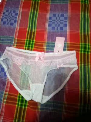 包装非常的有品，性感.质量很好，颜色和图片一样，没有色差，不会变形，很喜欢！