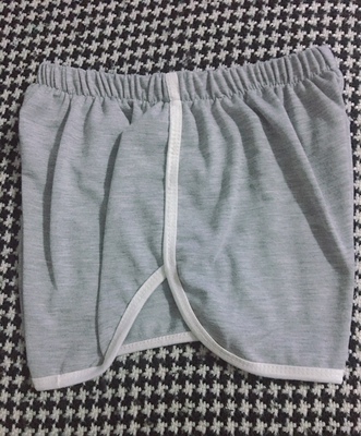 (｡･&omega;･｡)衣服很软穿着很舒服，做工走线规整，没太多线头，感觉我码买小了，腰会勒出浅印子，喜欢宽松的小姐妹拍大一码，比较好！毕竟要是松紧带的设计有点紧～