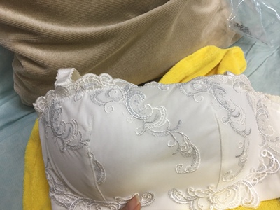 非常适合小胸的我 不会勒 感觉不错