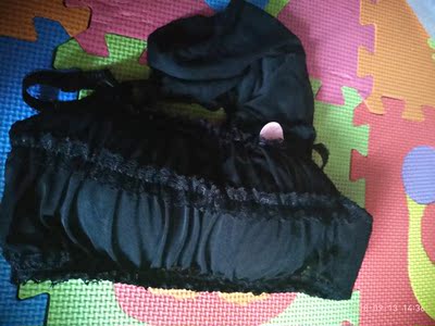 快递收到了，很好穿的，很舒服，有点小清新，而且穿衣服很安全不会容易漏出来会显得很尴尬，😜😝。好评。