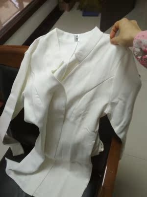 挺修身的，不错呦，适合这个季节。