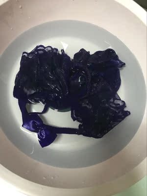 包裝的很大氣，手感挺好。就是有点掉色