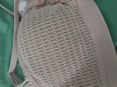 内衣很漂亮,也很舒适,细节可以看出质量很好,本来只买了灰色,但码买大了,又重买的,就又加了一个粉色的。 内衣很漂亮,也很舒适,细节可以看出质量很好,本来只买了灰色,但码买大了,又重买的,就又加了一个粉色的。