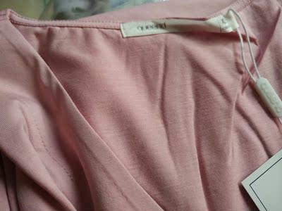 质量不错，衣服布料是全棉的，棉质手感很好