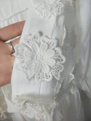 第二次在她家买衣服，泳衣外套面料不错，花很立体，性比价高，上身效果漂亮，喜欢的