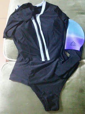 上身显瘦，面料好，弹力大。