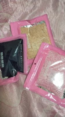 宝贝很好的,时尚带点花纹很漂亮,最主要客服服务态度超好,我已经是回头客了,还要继续做他家的老朋友 宝贝很好的,时尚带点花纹很漂亮,最主要客服服务态度超好,我已经是回头客了,还要继续做他家的老朋友