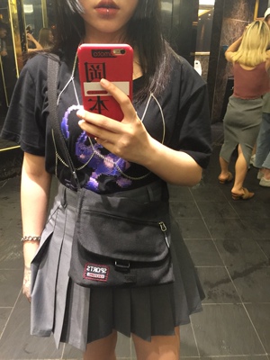 使用方法不对，戴起来很奇怪哈哈哈哈