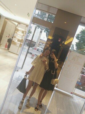 纹身贴好看是好看但是一天就花了,不值得,还用了我好多卸妆油搓了好久才掉_(:ᗤ」ㄥ)_ 纹身贴好看是好看但是一天就花了,不值得,还用了我好多卸妆油搓了好久才掉_(:ᗤ」ㄥ)_