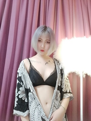 特别舒服的一款内衣啊。夏天穿再合适不过了哈哈哈。很凉快。