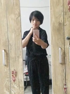 这衣服非常满意，很适合很好看，谢谢