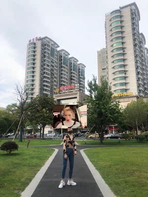 有点偏小，价钱还是挺合理的，买那种遮点的胸贴就行，或者三点式的内衣，可出欧，转，有需要